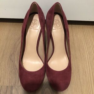 Tory Burch Astoria wedge pump in Bordeaux size 6.5.